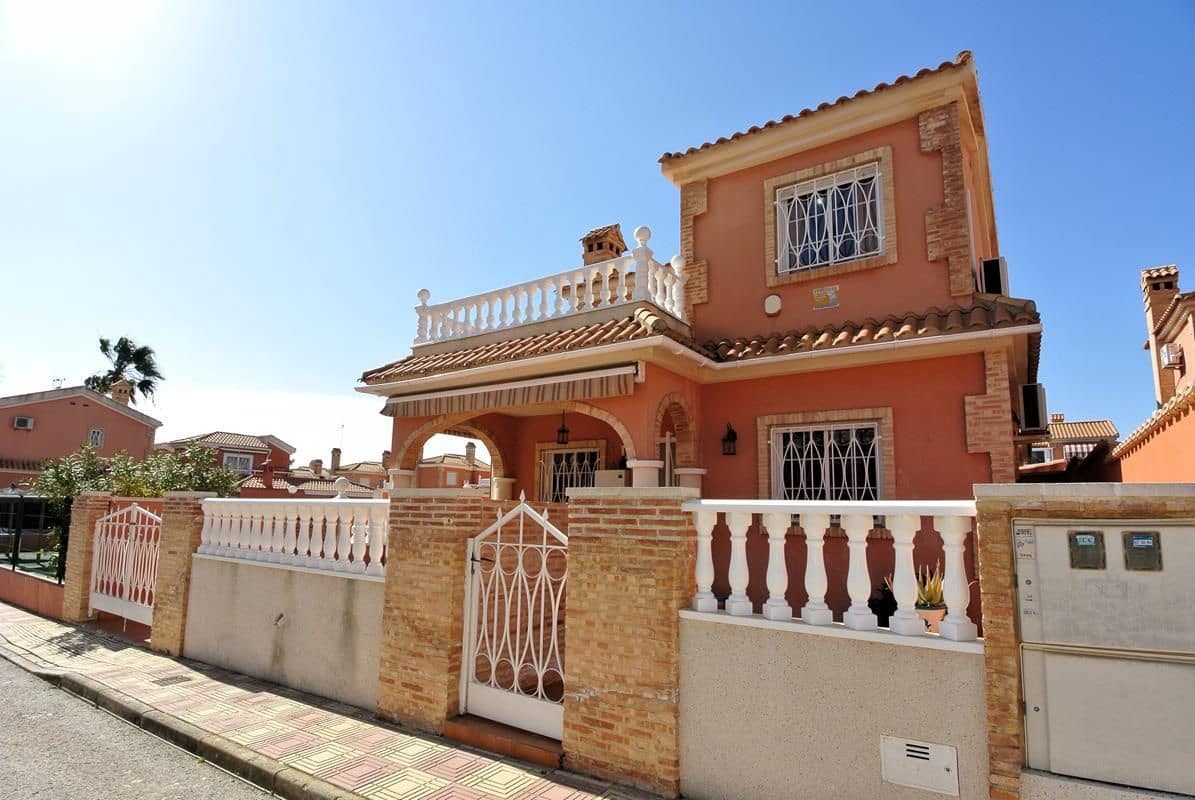 3 camera da letto Villa in vendita in Playa Flamenca con piscina garage - 289.900 € (Rif: 9731696)