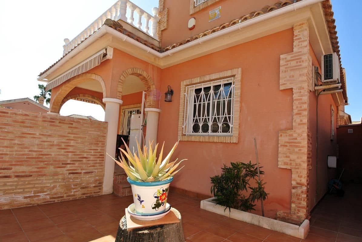 3 camera da letto Villa in vendita in Playa Flamenca con piscina garage - 289.900 € (Rif: 9731696)