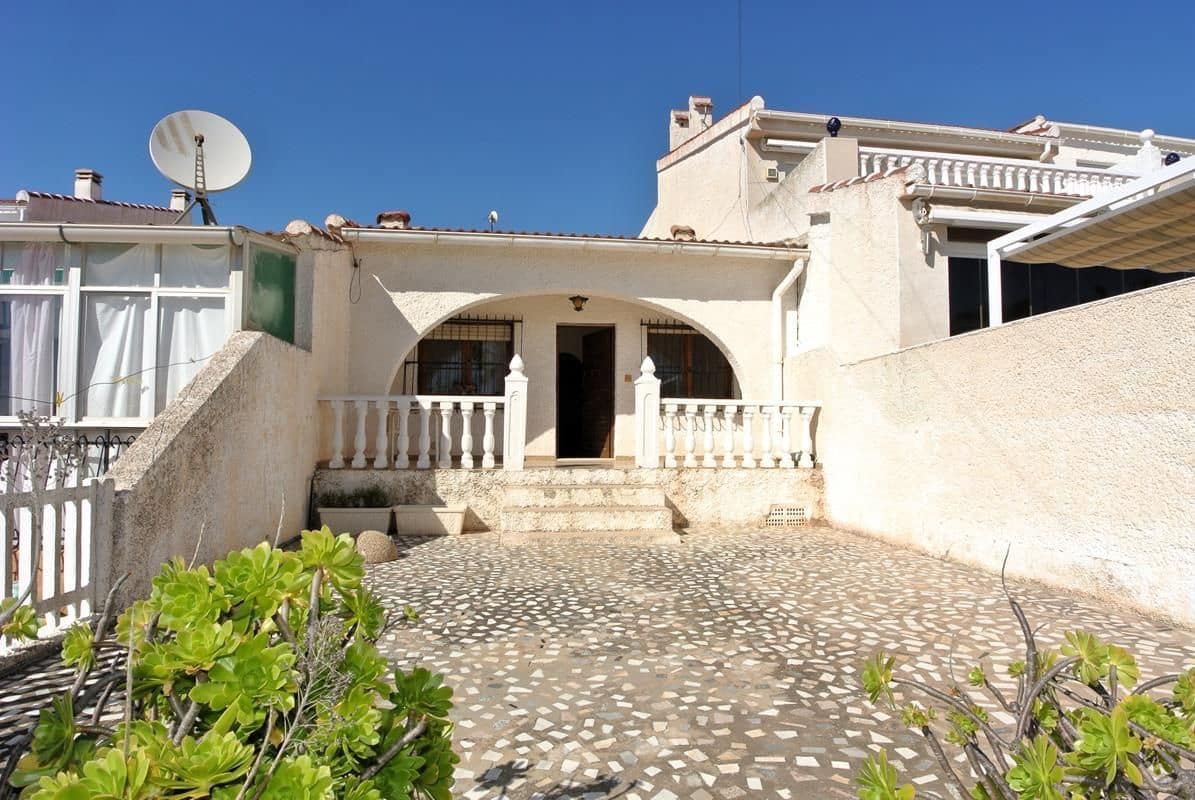 2 soverom Kjedet enebolig til salgs i Ciudad Quesada med garasje - € 125 900 (Ref: 9731698)