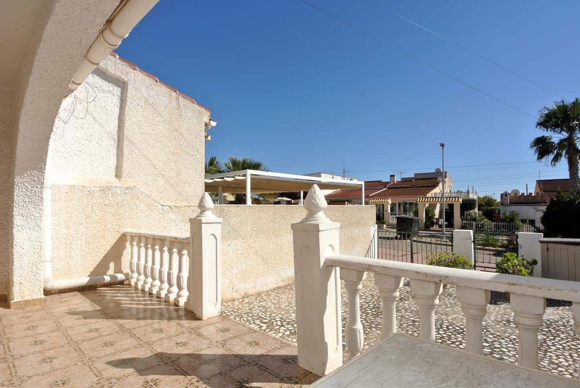 2 soverom Kjedet enebolig til salgs i Ciudad Quesada med garasje - € 125 900 (Ref: 9731698)