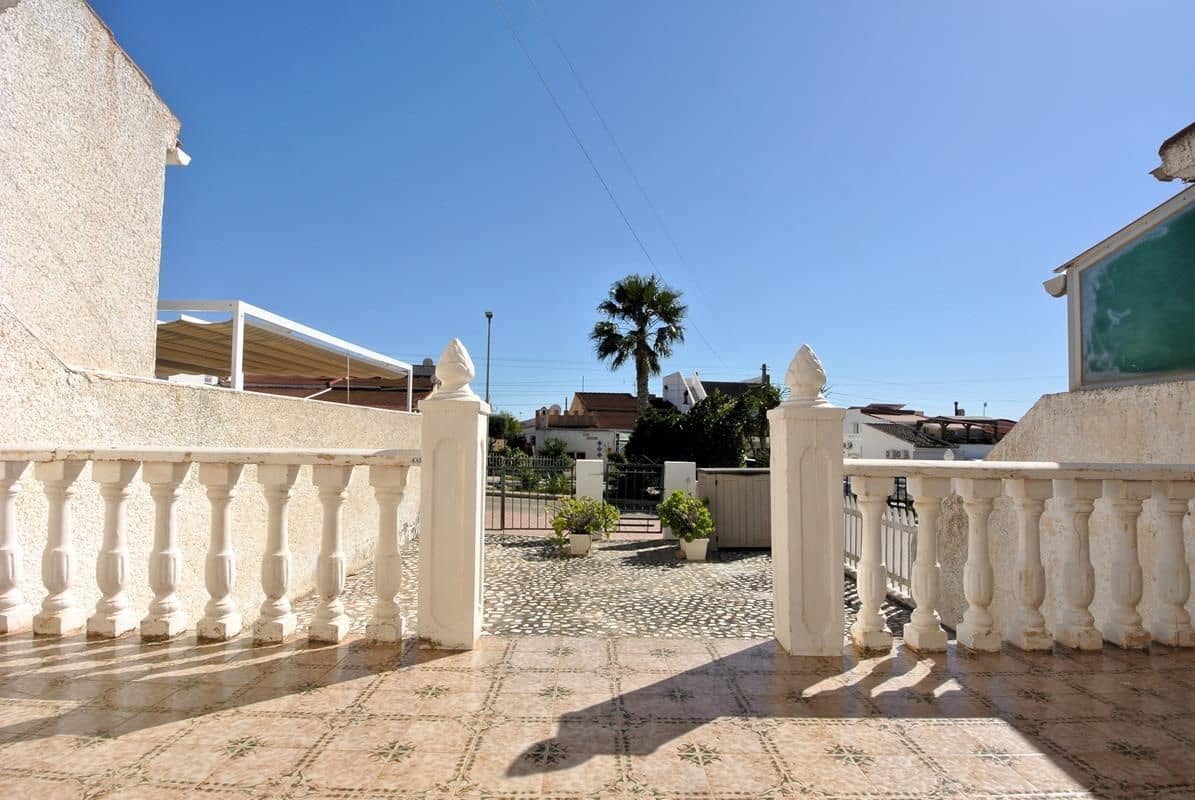 2 soverom Kjedet enebolig til salgs i Ciudad Quesada med garasje - € 125 900 (Ref: 9731698)