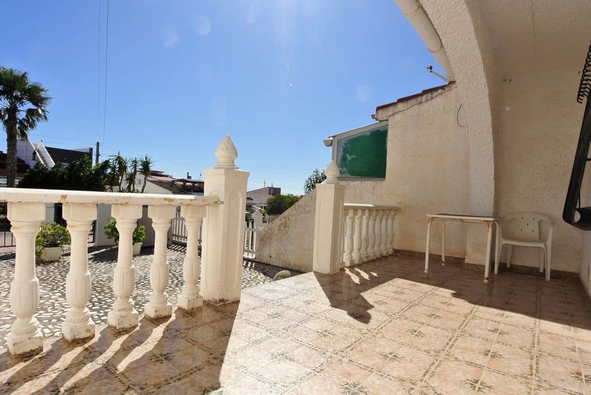 2 soverom Kjedet enebolig til salgs i Ciudad Quesada med garasje - € 125 900 (Ref: 9731698)