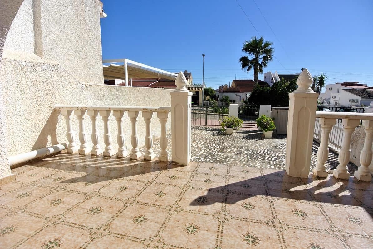 2 soverom Kjedet enebolig til salgs i Ciudad Quesada med garasje - € 125 900 (Ref: 9731698)