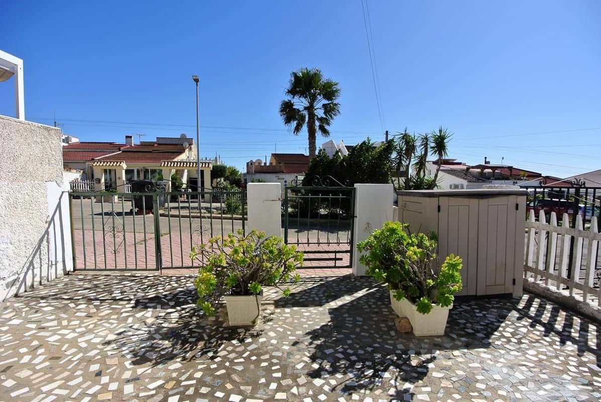 2 soverom Kjedet enebolig til salgs i Ciudad Quesada med garasje - € 125 900 (Ref: 9731698)