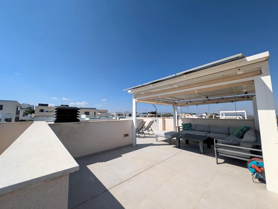 4 bedroom Villa for sale in Benijofar with pool garage - € 529,000 (Ref: 9798755)