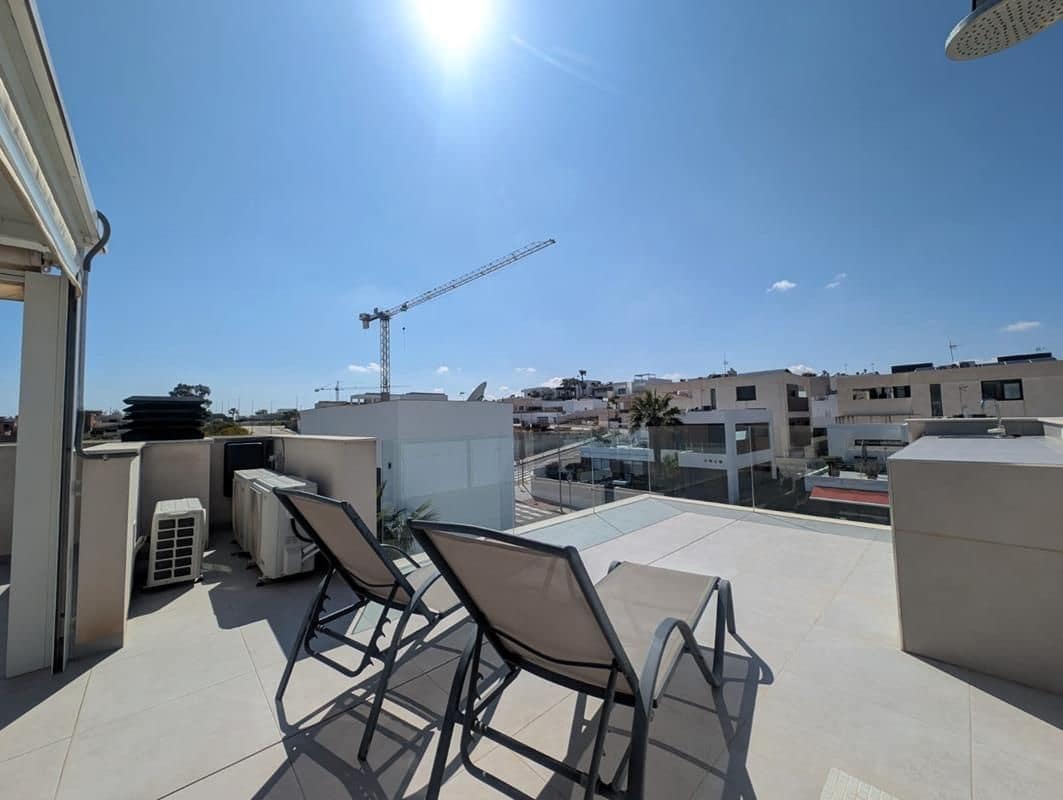 4 bedroom Villa for sale in Benijofar with pool garage - € 529,000 (Ref: 9798755)