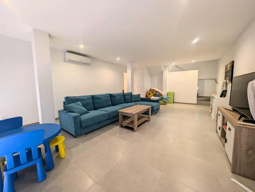 4 bedroom Villa for sale in Benijofar with pool garage - € 529,000 (Ref: 9798755)