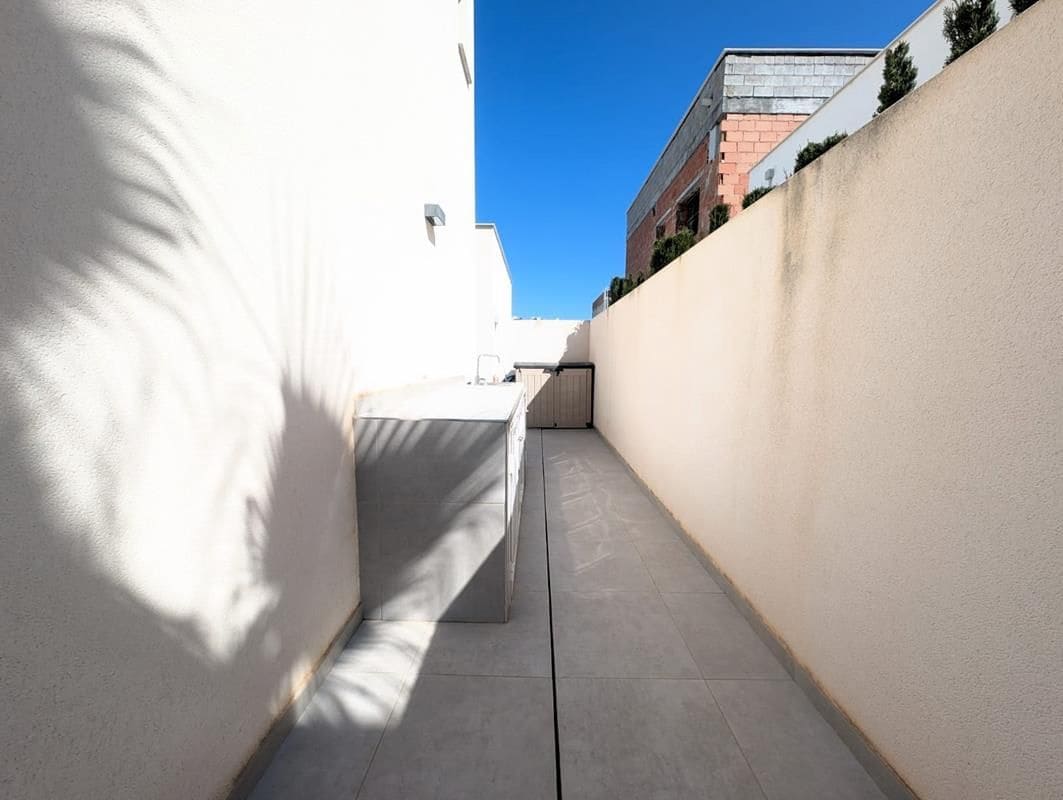 4 bedroom Villa for sale in Benijofar with pool garage - € 529,000 (Ref: 9798755)