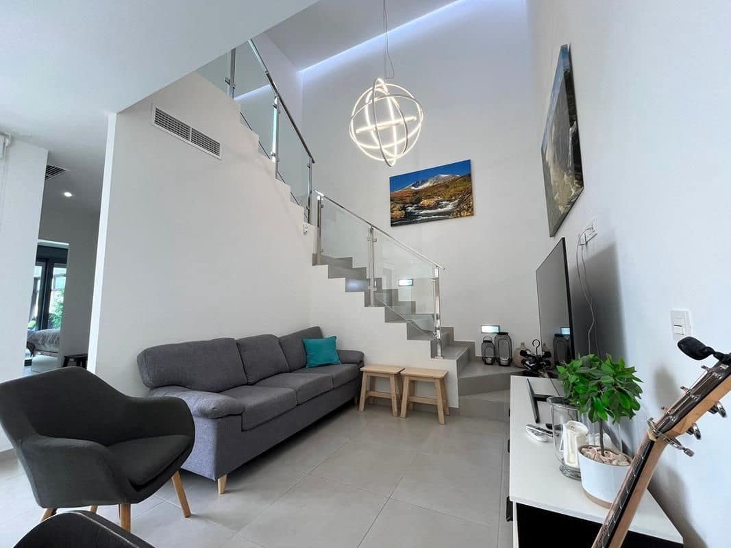 4 bedroom Villa for sale in Benijofar with pool garage - € 529,000 (Ref: 9798755)