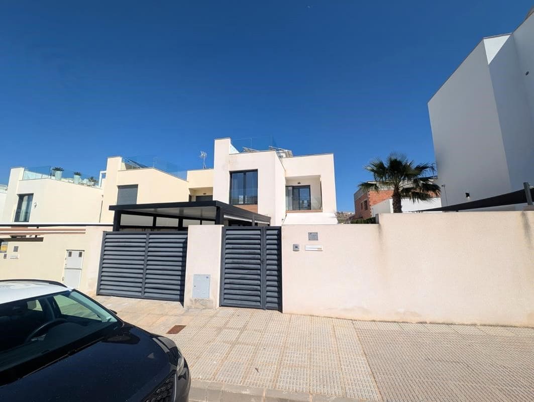 4 bedroom Villa for sale in Benijofar with pool garage - € 529,000 (Ref: 9798755)
