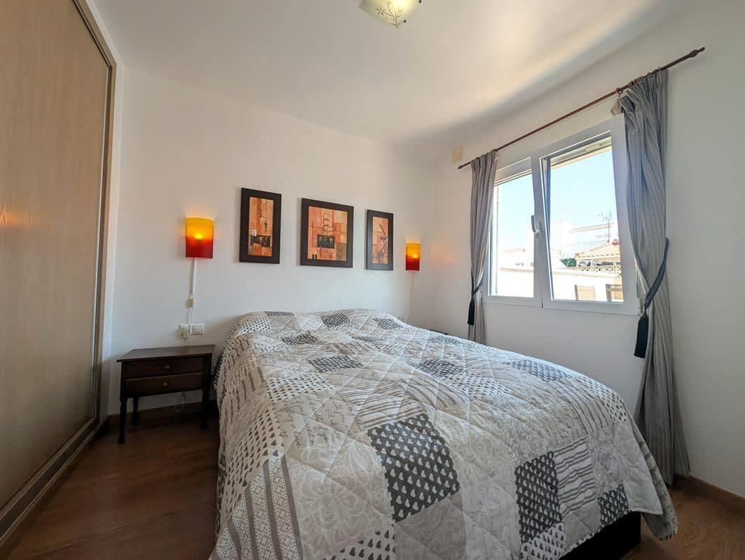 2 sovrum Semi-fristående Villa till salu i Orihuela Costa - 159 000 € (Ref: 9833308)