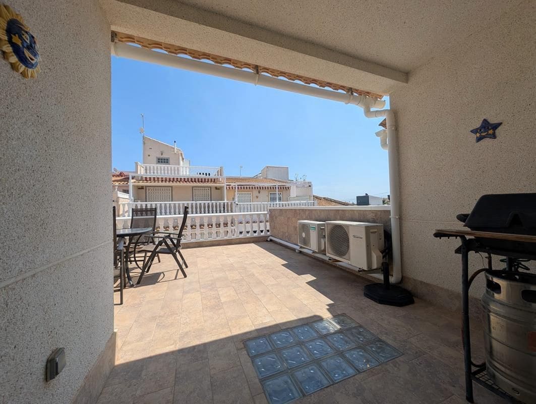 2 sovrum Semi-fristående Villa till salu i Orihuela Costa - 159 000 € (Ref: 9833308)