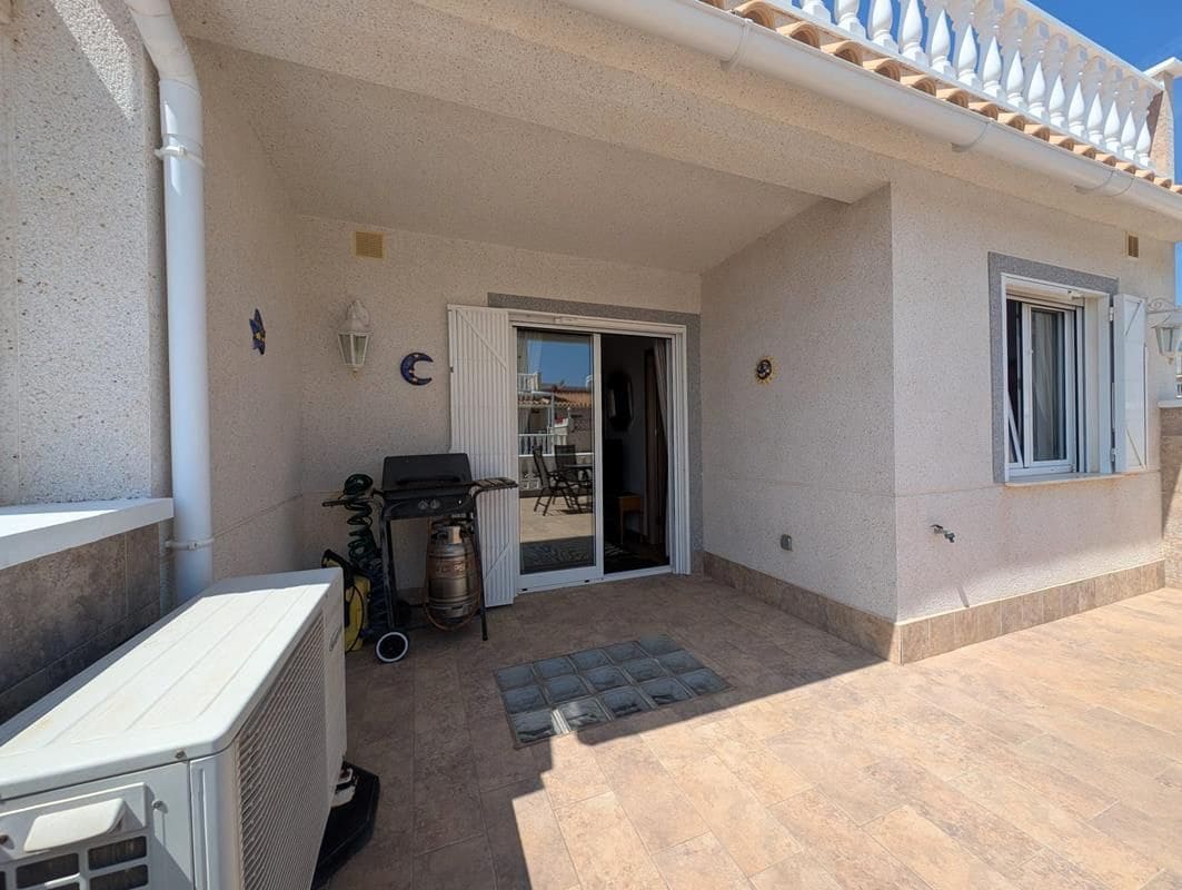 2 sovrum Semi-fristående Villa till salu i Orihuela Costa - 159 000 € (Ref: 9833308)