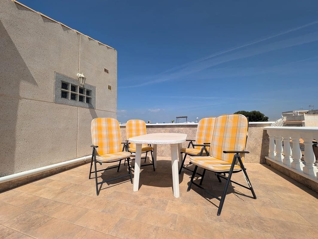 2 sovrum Semi-fristående Villa till salu i Orihuela Costa - 159 000 € (Ref: 9833308)