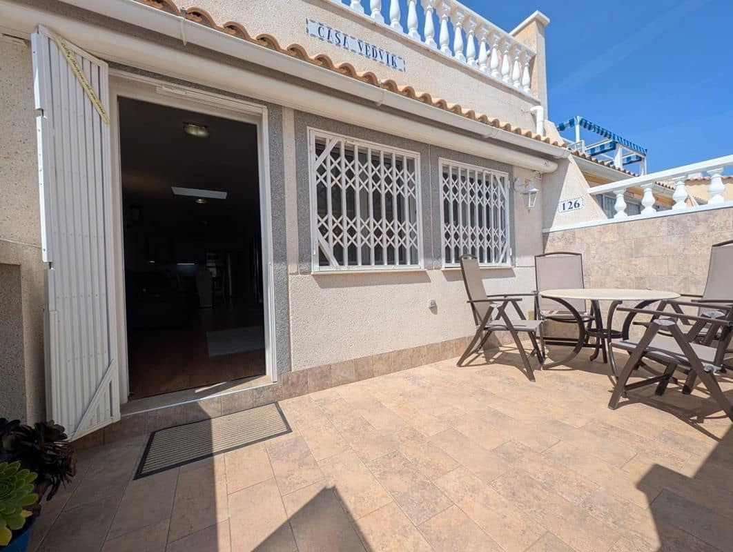 2 sovrum Semi-fristående Villa till salu i Orihuela Costa - 159 000 € (Ref: 9833308)