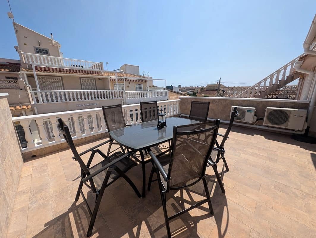 2 sovrum Semi-fristående Villa till salu i Orihuela Costa - 159 000 € (Ref: 9833308)