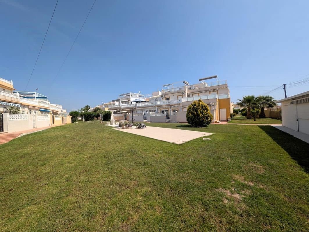 2 sovrum Semi-fristående Villa till salu i Orihuela Costa - 159 000 € (Ref: 9833308)