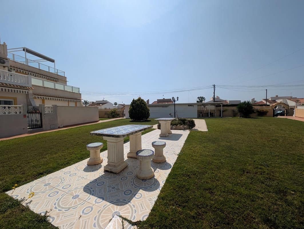 2 sovrum Semi-fristående Villa till salu i Orihuela Costa - 159 000 € (Ref: 9833308)