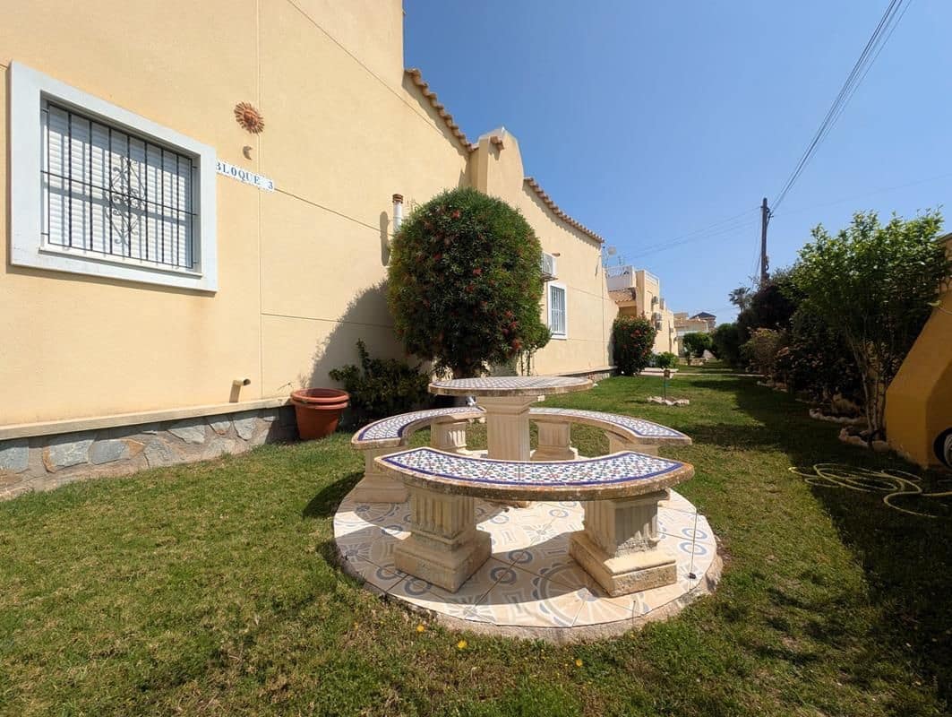 2 sovrum Semi-fristående Villa till salu i Orihuela Costa - 159 000 € (Ref: 9833308)
