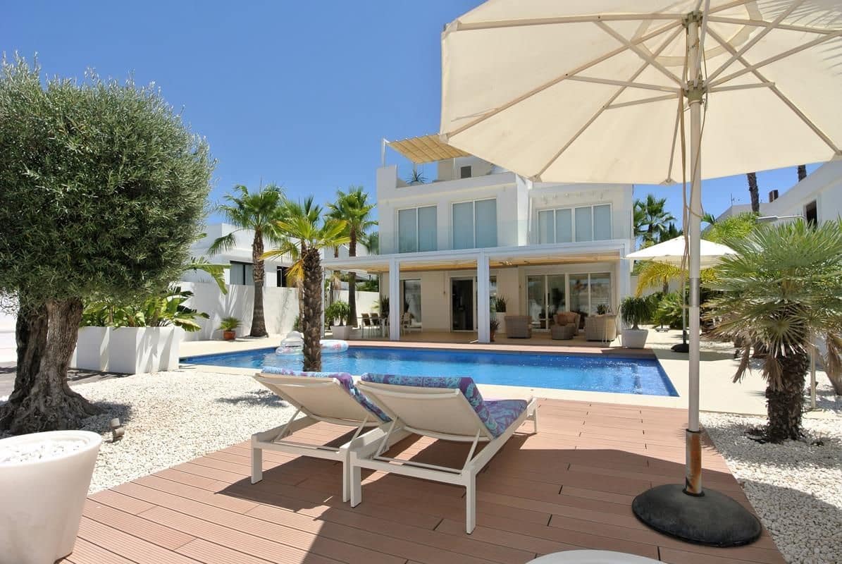 3 soveværelse Villa til salg i San Fulgencio med swimmingpool garage - € 629.000 (Ref: 9951064)