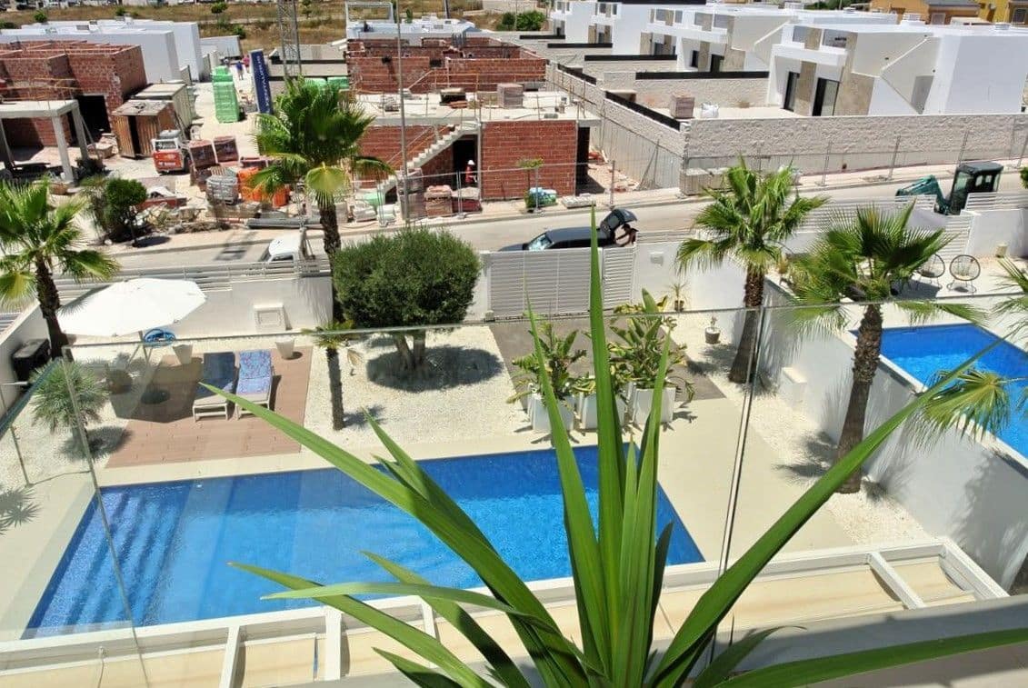 3 soveværelse Villa til salg i San Fulgencio med swimmingpool garage - € 629.000 (Ref: 9951064)