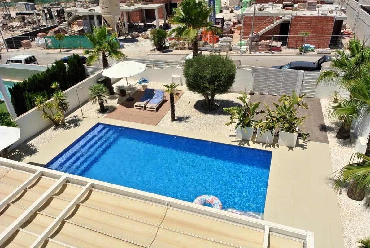 3 soveværelse Villa til salg i San Fulgencio med swimmingpool garage - € 629.000 (Ref: 9951064)