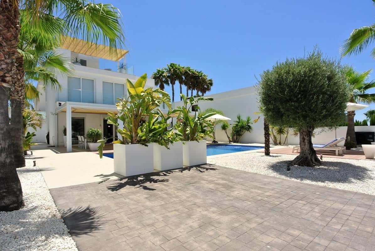 3 soveværelse Villa til salg i San Fulgencio med swimmingpool garage - € 629.000 (Ref: 9951064)
