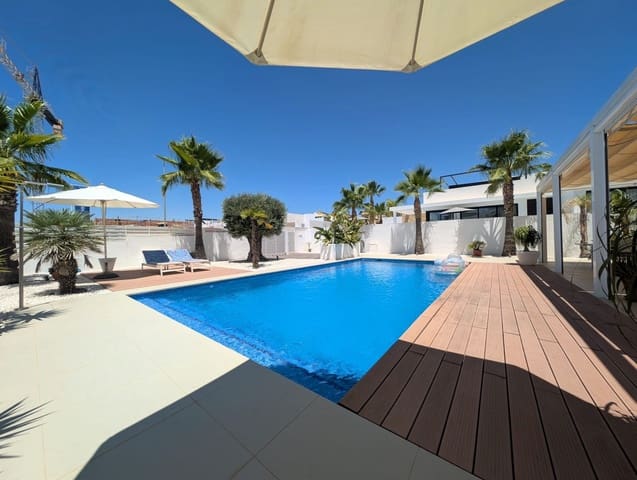 3 soveværelse Villa til salg i San Fulgencio med swimmingpool garage - € 629.000 (Ref: 9951064)