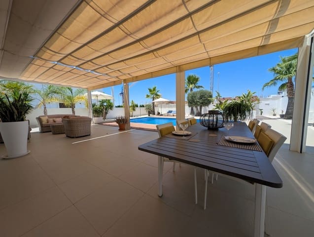 3 soveværelse Villa til salg i San Fulgencio med swimmingpool garage - € 629.000 (Ref: 9951064)
