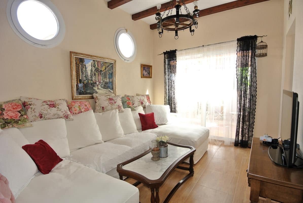 3 slaapkamer Halfvrijstaande villa te koop in Playa Flamenca met zwembad garage - € 289.000 (Ref: 9956814)