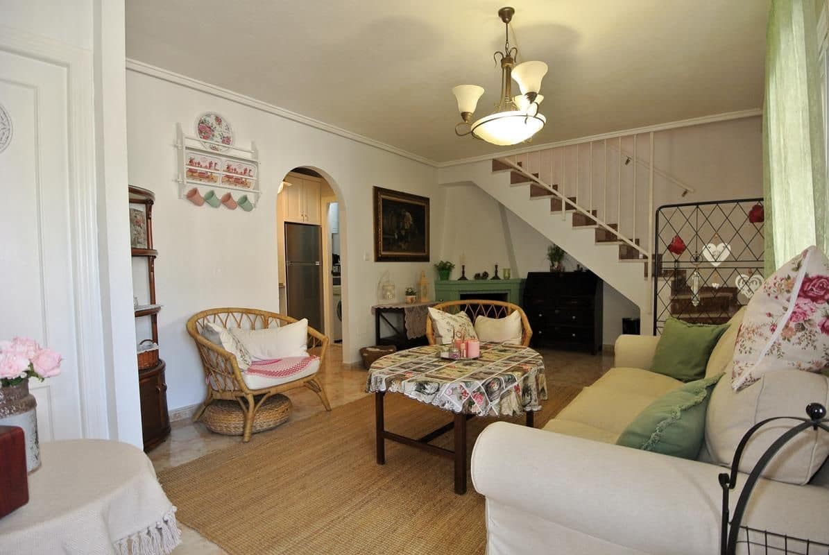 3 slaapkamer Halfvrijstaande villa te koop in Playa Flamenca met zwembad garage - € 289.000 (Ref: 9956814)