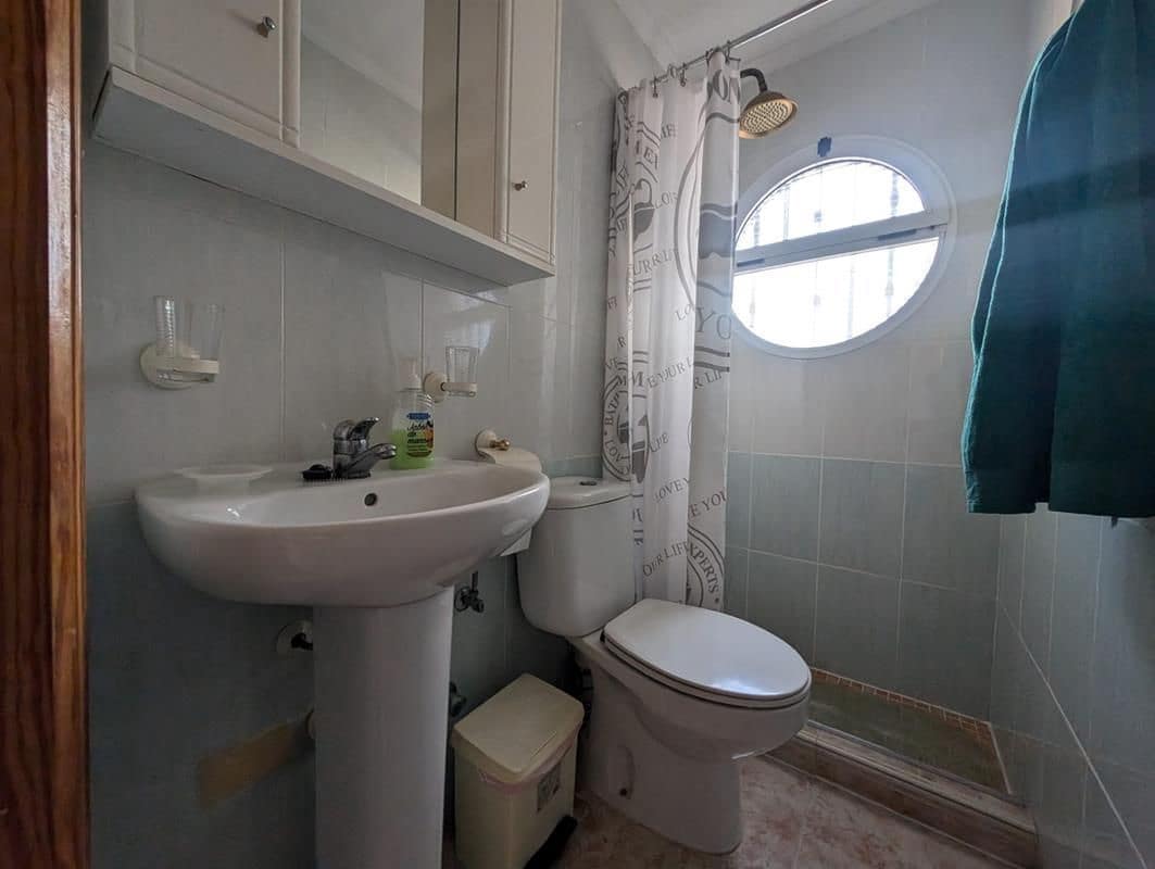 3 slaapkamer Halfvrijstaande villa te koop in Playa Flamenca met zwembad garage - € 289.000 (Ref: 9956814)
