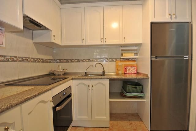 3 slaapkamer Halfvrijstaande villa te koop in Playa Flamenca, Orihuela met zwembad garage - € 289.000 (Ref: 9956814)