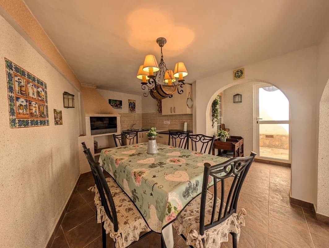 3 slaapkamer Halfvrijstaande villa te koop in Playa Flamenca met zwembad garage - € 289.000 (Ref: 9956814)