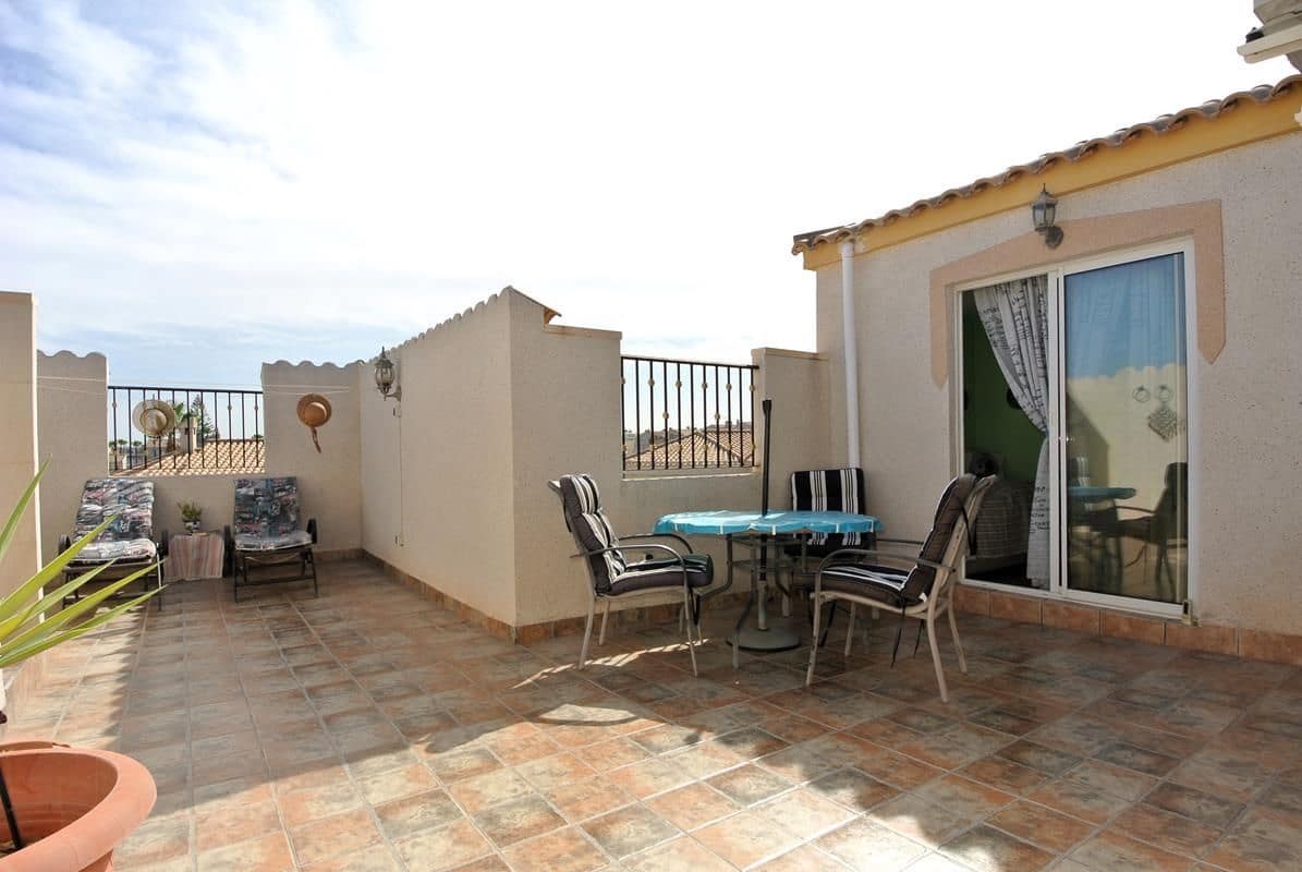 3 slaapkamer Halfvrijstaande villa te koop in Playa Flamenca met zwembad garage - € 289.000 (Ref: 9956814)
