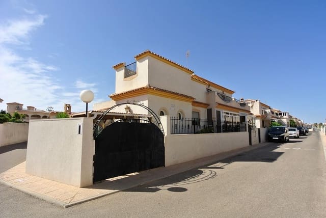 3 slaapkamer Halfvrijstaande villa te koop in Playa Flamenca, Orihuela met zwembad garage - € 289.000 (Ref: 9956814)