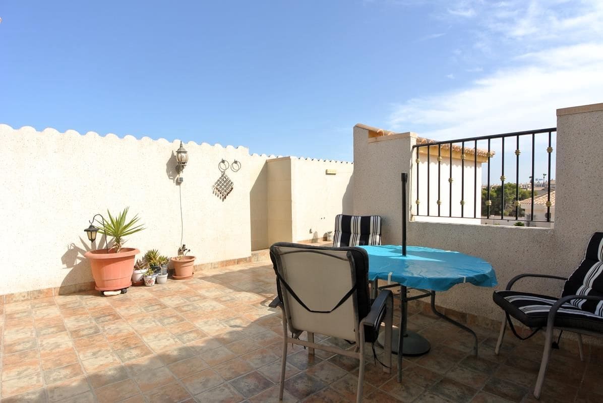 3 slaapkamer Halfvrijstaande villa te koop in Playa Flamenca met zwembad garage - € 289.000 (Ref: 9956814)