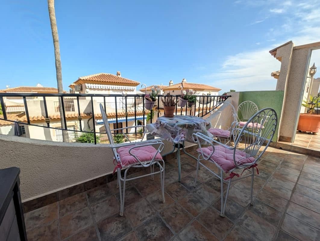 3 slaapkamer Halfvrijstaande villa te koop in Playa Flamenca met zwembad garage - € 289.000 (Ref: 9956814)