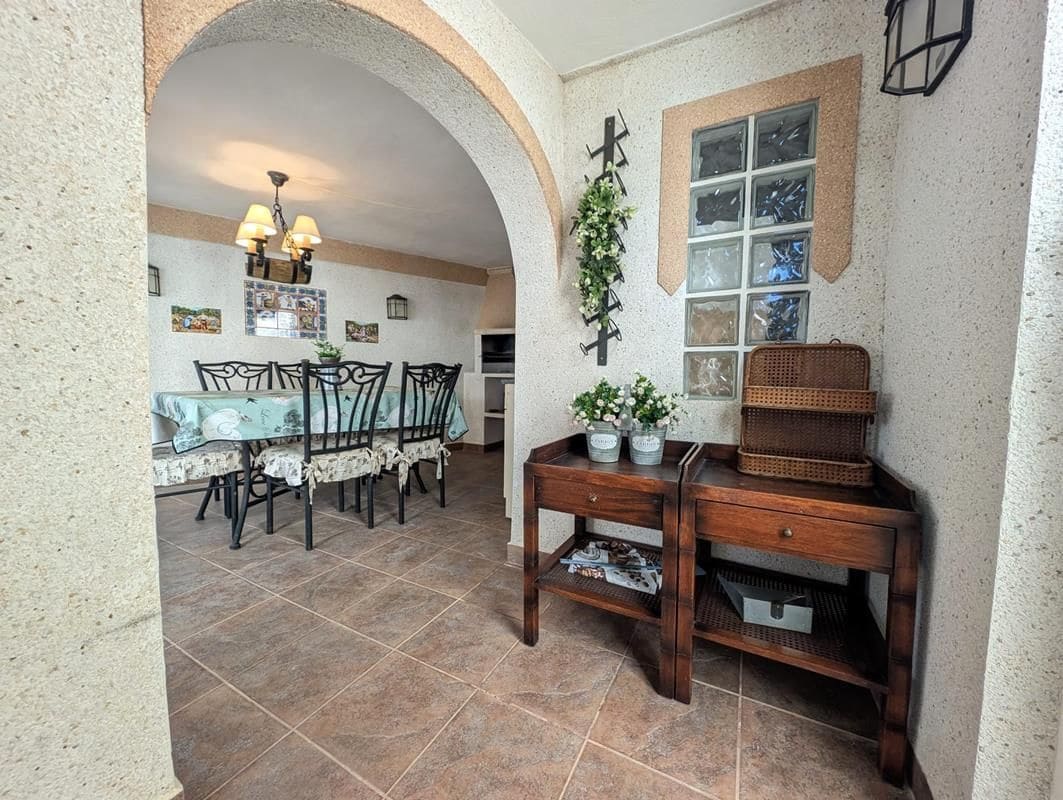 3 slaapkamer Halfvrijstaande villa te koop in Playa Flamenca met zwembad garage - € 289.000 (Ref: 9956814)