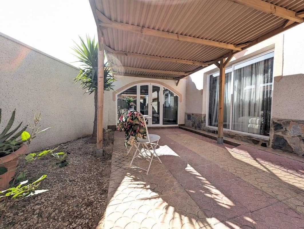 3 slaapkamer Halfvrijstaande villa te koop in Playa Flamenca met zwembad garage - € 289.000 (Ref: 9956814)