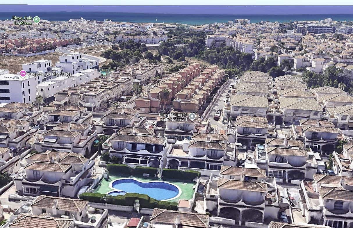 3 slaapkamer Halfvrijstaande villa te koop in Playa Flamenca met zwembad garage - € 289.000 (Ref: 9956814)