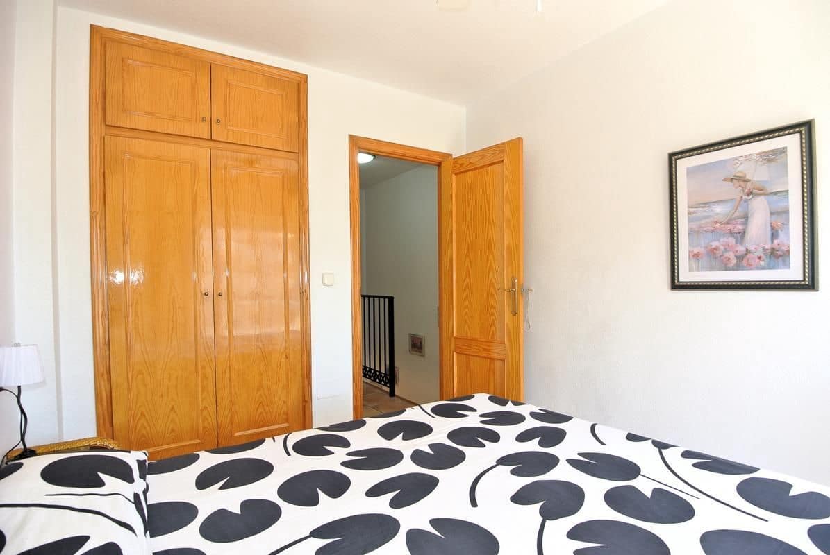 3 bedroom Semi-detached Villa for sale in Torrevieja with pool garage - € 296,000 (Ref: 9956815)