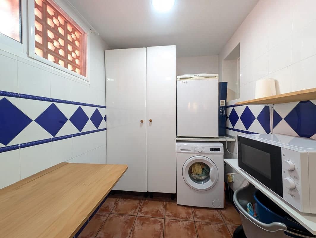 3 bedroom Semi-detached Villa for sale in Torrevieja with pool garage - € 296,000 (Ref: 9956815)