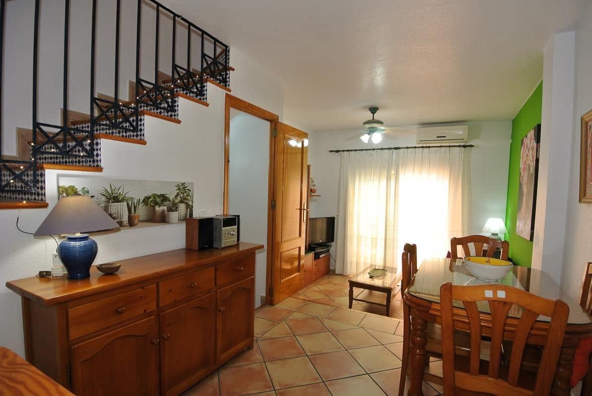 3 bedroom Semi-detached Villa for sale in Torrevieja with pool garage - € 296,000 (Ref: 9956815)