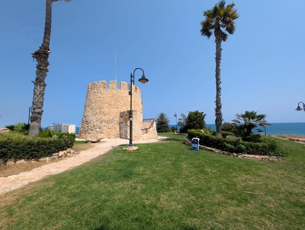 3 bedroom Semi-detached Villa for sale in Torrevieja with pool garage - € 296,000 (Ref: 9956815)
