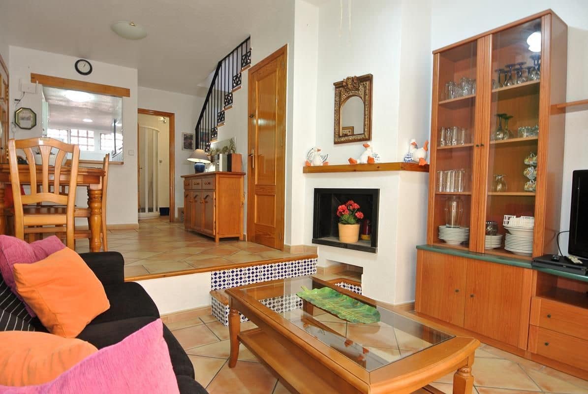 3 bedroom Semi-detached Villa for sale in Torrevieja with pool garage - € 296,000 (Ref: 9956815)