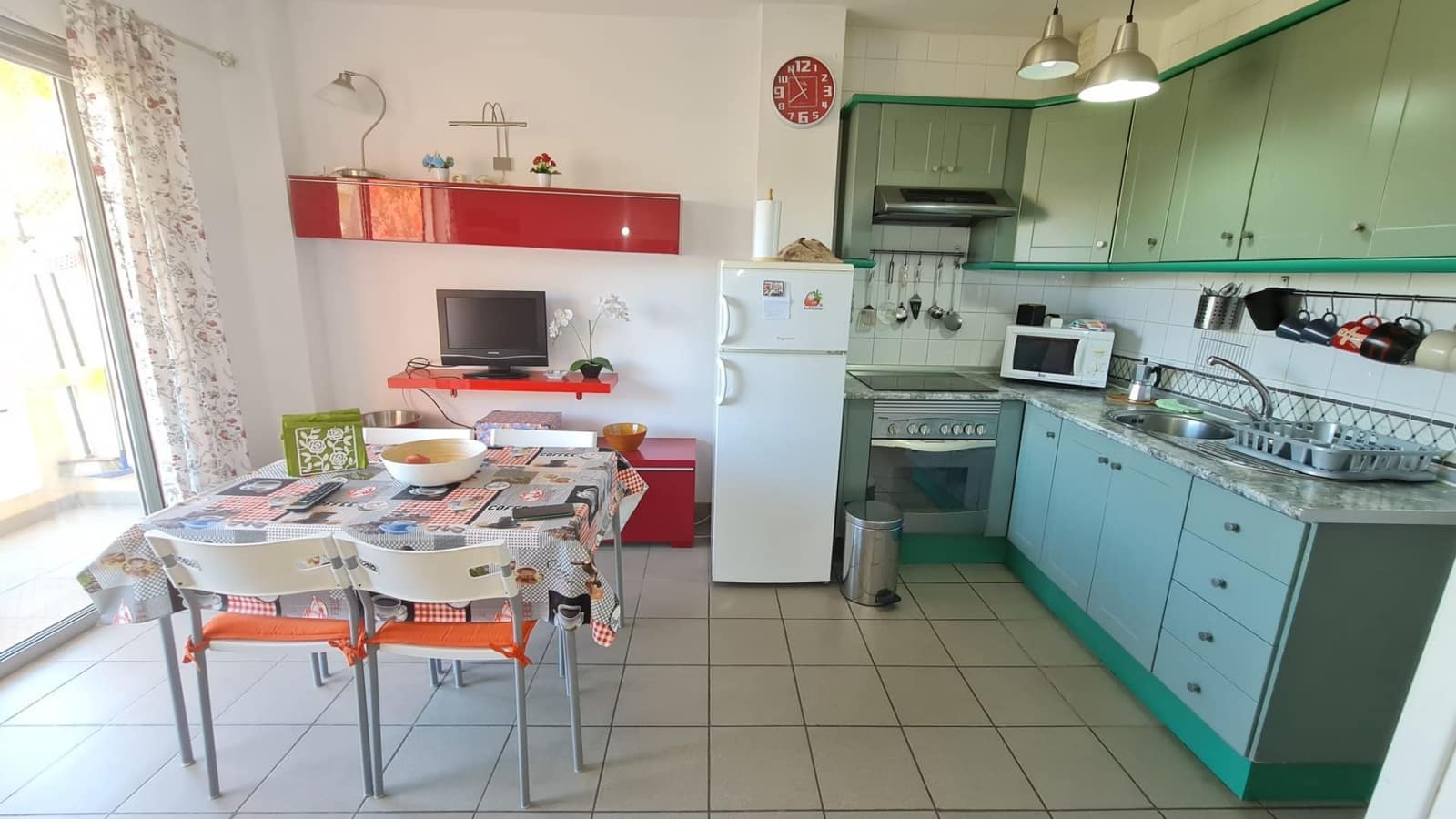 2 Zimmer Apartment zu vermieten in Los Cristianos mit Pool Garage - 1.500 € (Ref: 10036338)