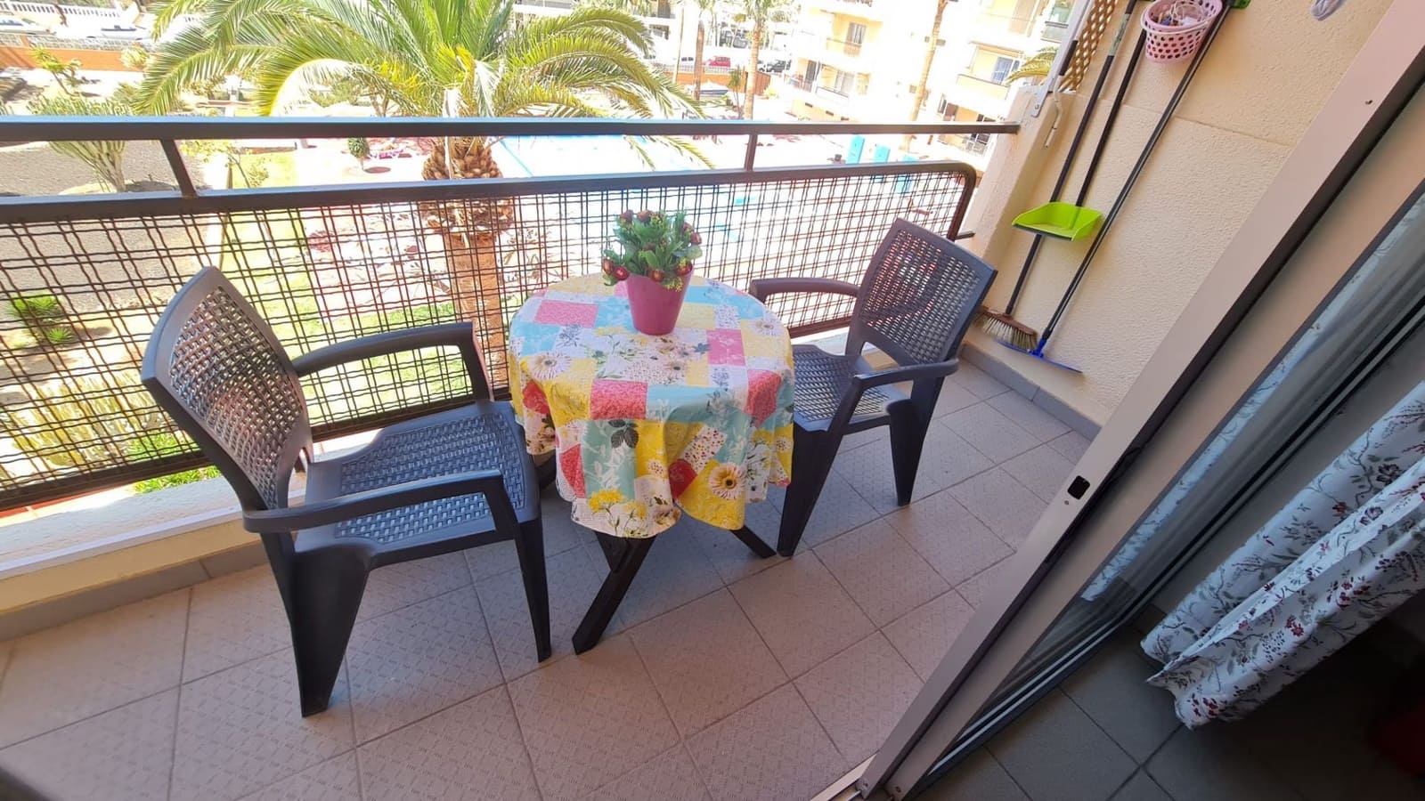 2 Zimmer Apartment zu vermieten in Los Cristianos mit Pool Garage - 1.500 € (Ref: 10036338)