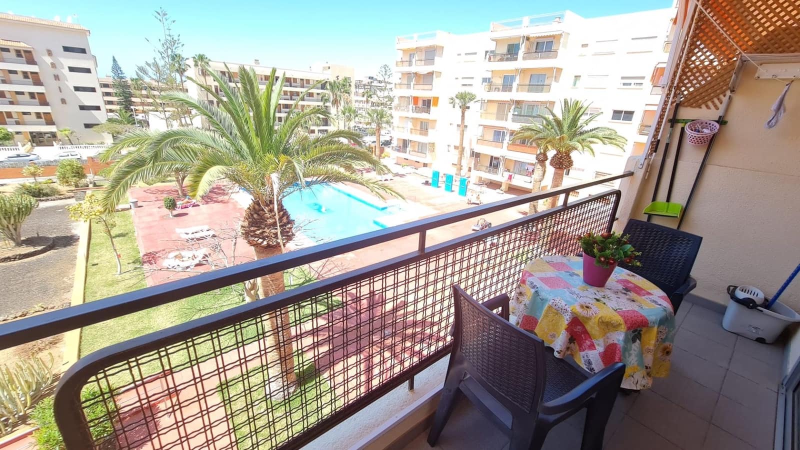 2 Zimmer Apartment zu vermieten in Los Cristianos mit Pool Garage - 1.500 € (Ref: 10036338)
