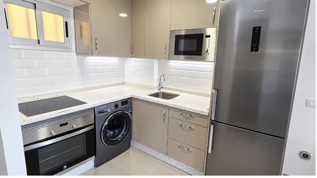 1 quarto Apartamento para arrendar em Los Cristianos, Arona com piscina - 1 980 € (Ref: 10057967)